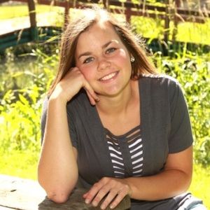 Meet your Posher, Malea